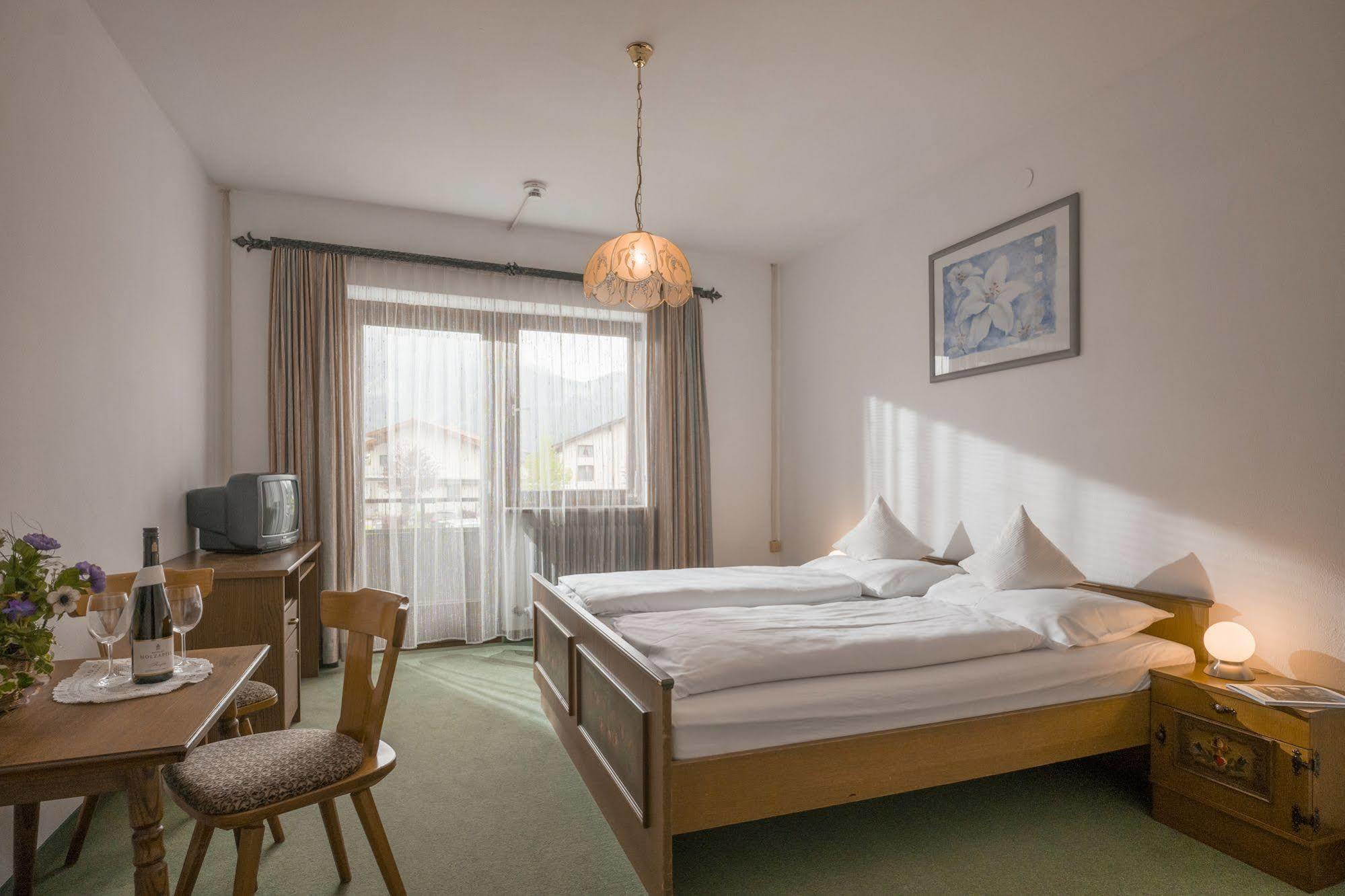 Hotel Restaurant Gradlwirt Niederndorf  Ngoại thất bức ảnh