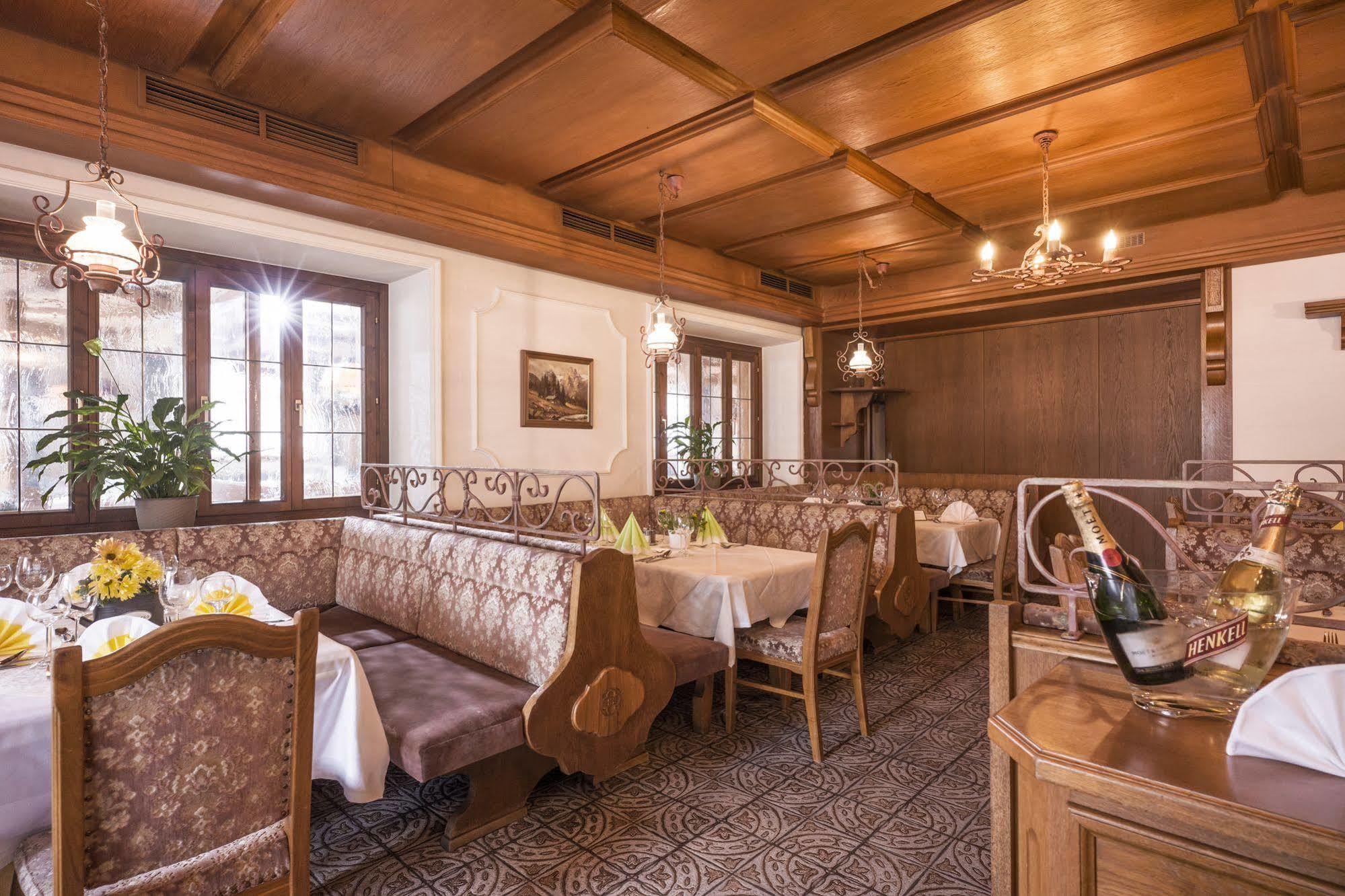 Hotel Restaurant Gradlwirt Niederndorf  Ngoại thất bức ảnh